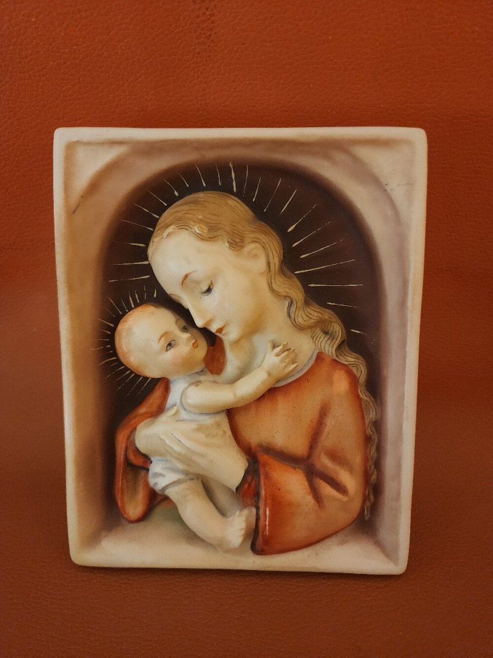 VINTAGE M.J. HUMMEL MADONNA & BABY JESUS WALL PLAQUE NO. 48/2 GERMANY
